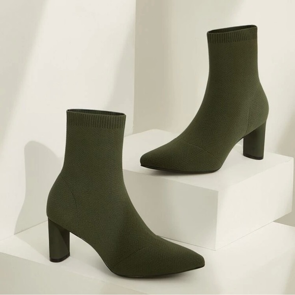 CUCCOO EVERYDAY SOCK HEEL BOOTIE - Picture 2 of 3